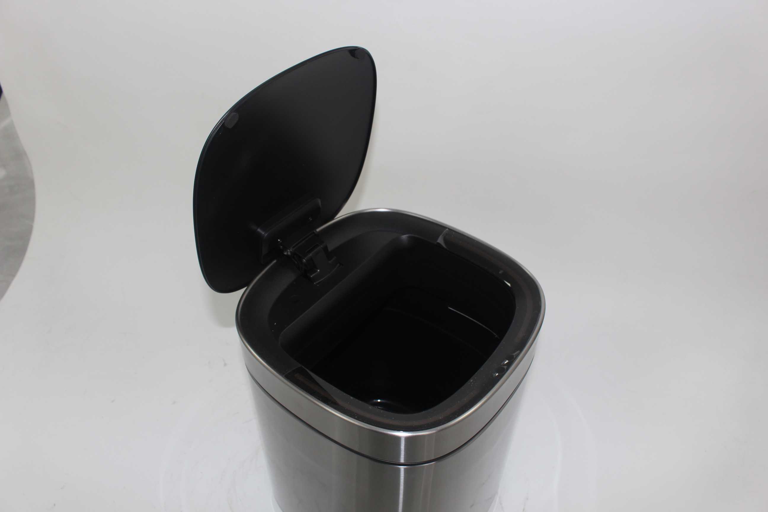 Stainless Steel Pedal Trash Bins (11).jpg